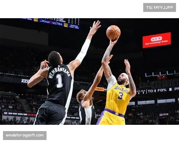 文班亚马半场狂砍30分10篮板,马刺暂时领先雷霆 文班亚马半场狂砍30分10篮板,马刺暂时领先雷霆