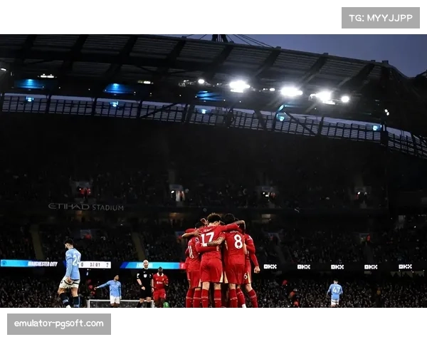 即时消息：在利物浦对阵阿森纳的比赛中，萨拉赫疑似肌肉不适主动要求下场